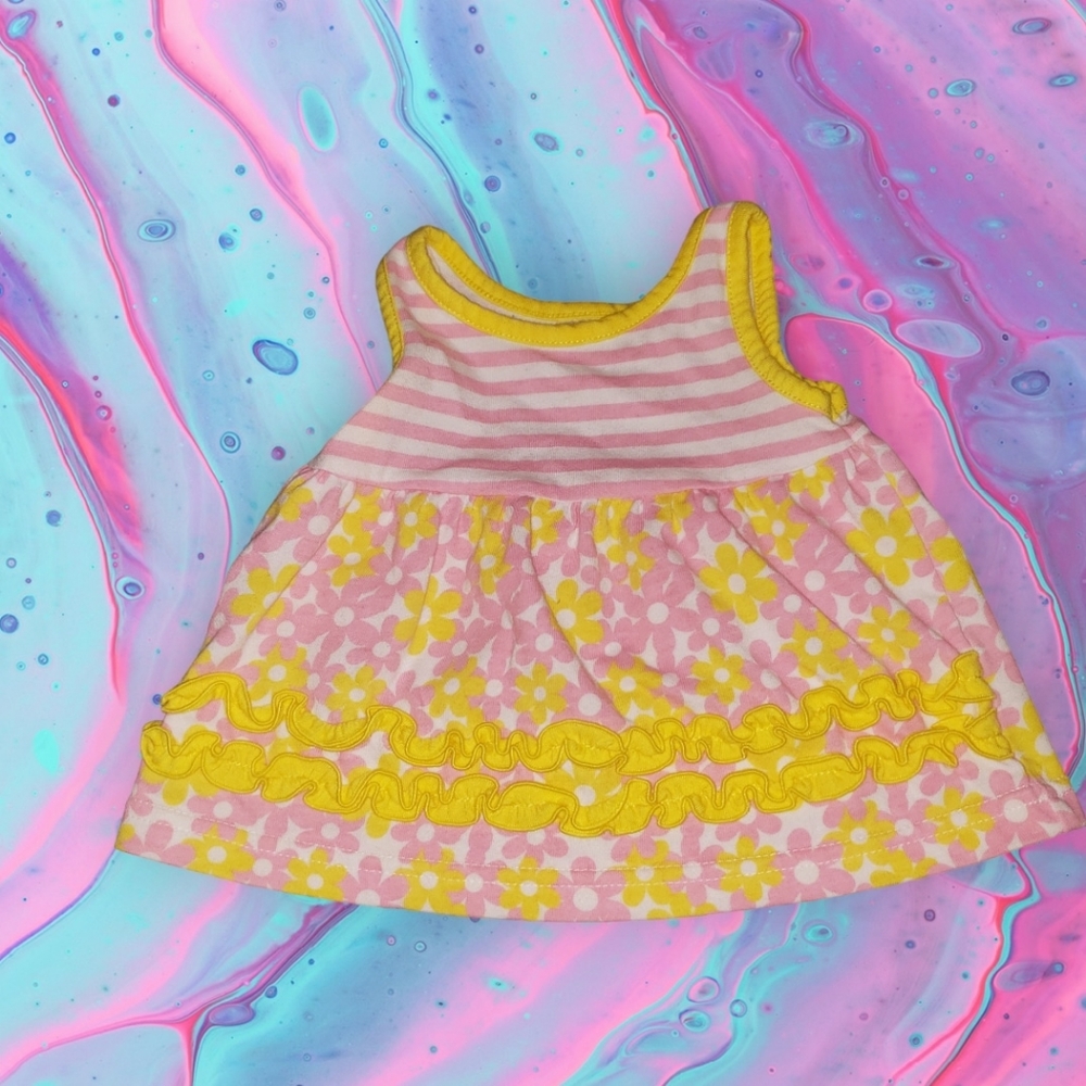 Swiggles baby girls size 3-6 month floral top